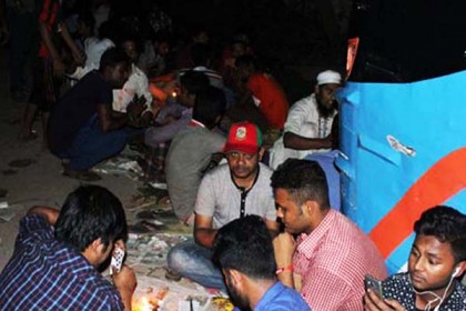 'টিকিট নিয়েই ফিরব'