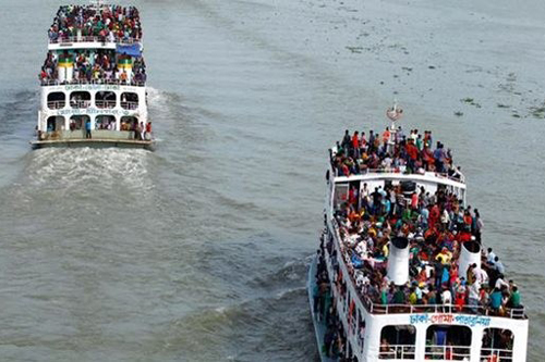 
দুই লঞ্চের সংঘর্ষে একই পরিবারের ৩ জন নিহত
