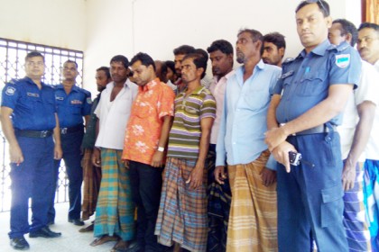 ঝিনাইদহে ইউপি চেয়ারম্যানসহ গ্রেফতার ২০