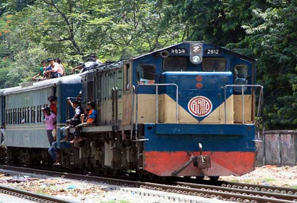 ময়মনসিংহ-ঢাকা রুটে ট্রেন চলাচল বন্ধ