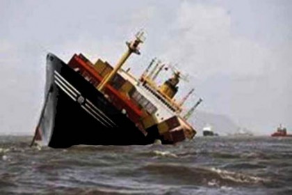 চট্টগ্রামে লাইটার জাহাজডুবি, নিখোঁজ ৫