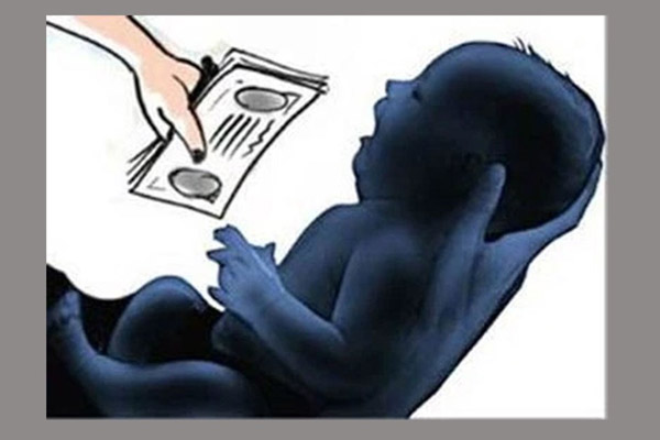 আইফোন কিনতে সন্তান বিক্রি করলো চীনা যুগল