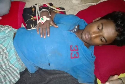 যশোরে ছাত্রলীগ কর্মীর পায়ে পুলিশের গুলি
