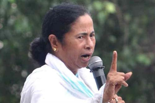 
কংগ্রেস-বাম জোটকে 'রামধনু জোট' বলে কটাক্ষ মমতার
