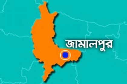 পুকুর খুঁড়তে গেলে বোমা বিস্ফোরণ, আহত ৪