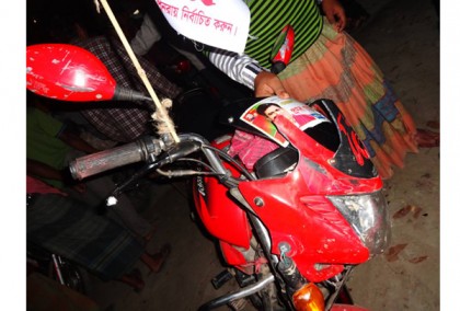 সাতক্ষীরায় আওয়ামী লীগের প্রার্থীর উপর হামলা, আহত ৫  