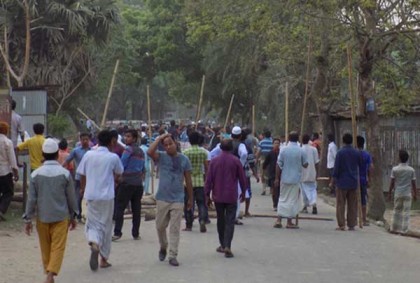 কুমিল্লায় ইউপি নির্বাচনে প্রার্থী বাছাই নিয়ে অবরোধ-ভাংচুর