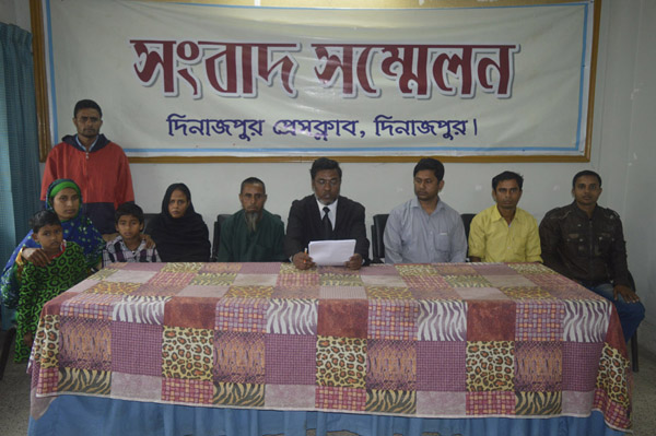 পালিয়ে বেড়াচ্ছেন হত্যা মামলার বাদী