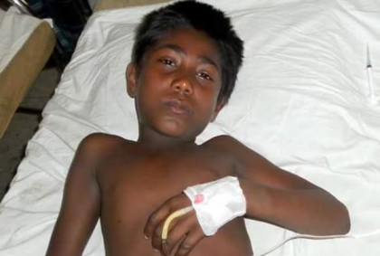 প্রধান শিক্ষকের নির্যাতনে শিক্ষার্থী হাসপাতালে