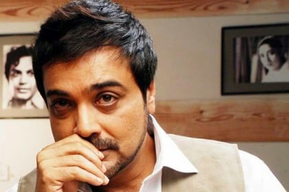 'রাজনীতি নয়, আমি অভিনয়ের জন্য জন্মেছি'
