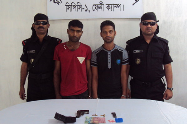 ফেনীতে বিদেশী পিস্তলসহ দুই সন্ত্রাসী আটক