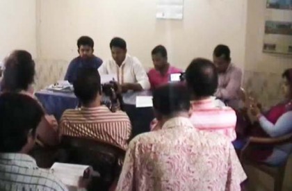 প্রার্থীকে নিরাপদে বাড়িতে থাকার পরামর্শ ওসির!