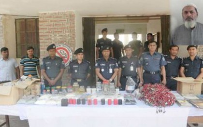 ঝিনাইদহ জেলা জামায়াতের নায়েবে আমির গ্রেফতার, বিস্ফোরক জব্দ