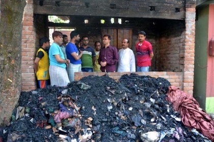 নাটোরে অগ্নিকান্ডে বাড়ি ভস্মিভূত