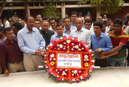 জাতির পিতার সমাধিতে নবনিযুক্ত গণপূর্ত সচিবের শ্রদ্ধা