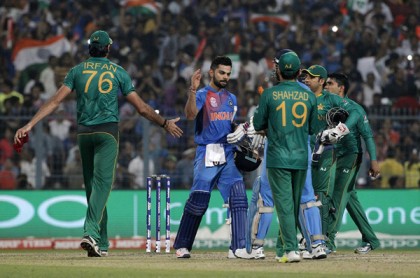 পাকিস্তানকে উড়িয়ে দিল ভারত
