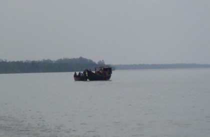 শ্যালা নদীতে জাহাজ চলাচল বন্ধ 