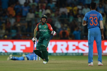 
মুশফিকের 'উদযাপন' নিয়ে রায়নার খোঁচা
    