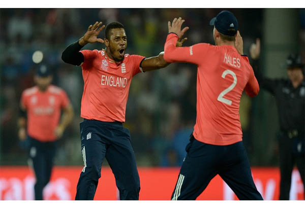 শ্রীলঙ্কাকে হারিয়ে সেমিতে ইংল্যান্ড