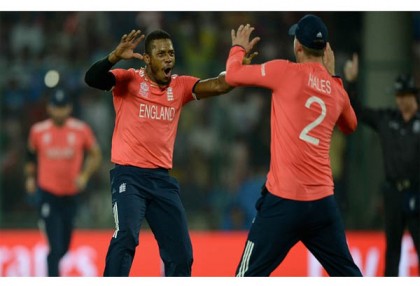 শ্রীলঙ্কাকে হারিয়ে সেমিতে ইংল্যান্ড