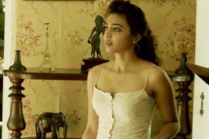 র‌্যাম্পে নার্ভাস রাধিকা!