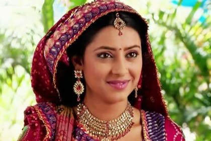 বিয়ের সেই লেহেঙ্গা পরেই প্রত্যুষার শেষযাত্রা