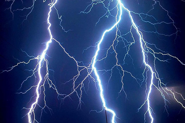 সিলেটে বজ্রপাতে স্কুলছাত্রী নিহত
