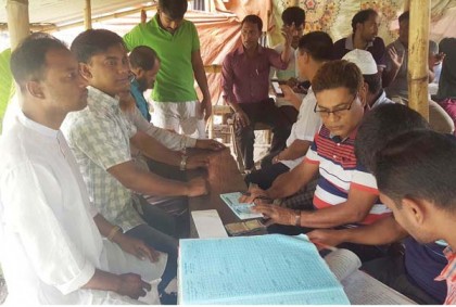 পৌরকর আদায়ে মেয়র নিজেই রাস্তায়