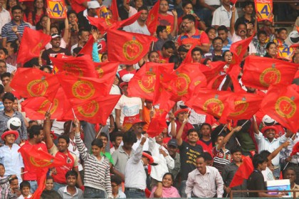 এবারের আইপিএলে দর্শকরাই থার্ড আম্পায়ার!