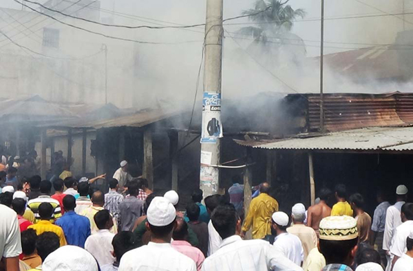 শেরপুরে ভয়াবহ অগ্নিকাণ্ডে কোটি টাকার সম্পদ ভষ্মিভূত