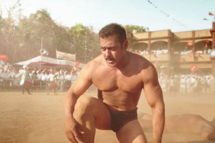 সুলতান'র ট্রেলারে নেংটি পরা সালমান (ভিডিও)