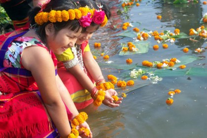 পাহাড়ে ফুল বিজুর উৎসব শুরু