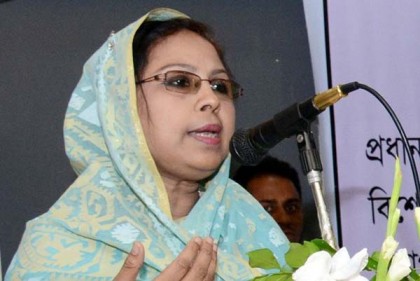 'ছাত্রীদের বাস দেওয়ার চিন্তা করছে সরকার'