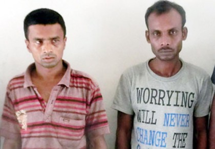 ঝিনাইদহে অস্ত্রসহ দুই সন্ত্রাসী গ্রেফতার