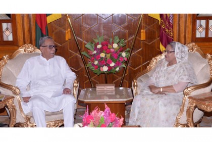 রাষ্ট্রপতির সঙ্গে প্রধানমন্ত্রীর সাক্ষাৎ