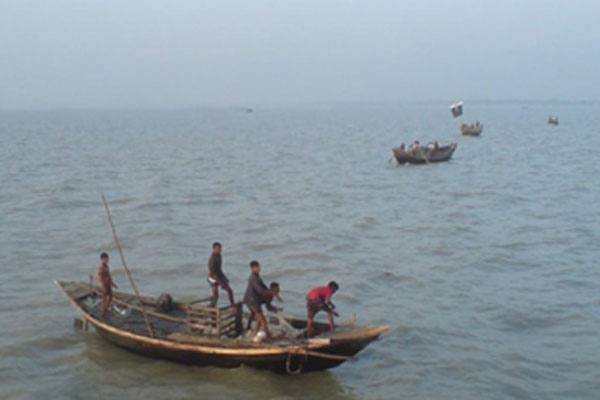 বিয়েতে যাওয়ার পথে নৌকাডুবি, নিহত ২ 
