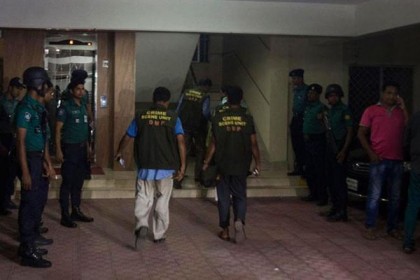 কলাবাগানে উদ্ধার ব্যাগে যা পাওয়া গেল