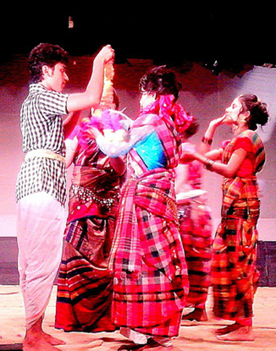 নেত্রকোনায় মঞ্চস্থ হল সোনাই মাধব গীতিনৃত্য