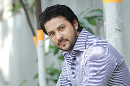 এক ক্লিকেই নিরবের সব খবর