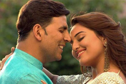 ইংল্যান্ড সফরে সোনাক্ষী-অক্ষয়