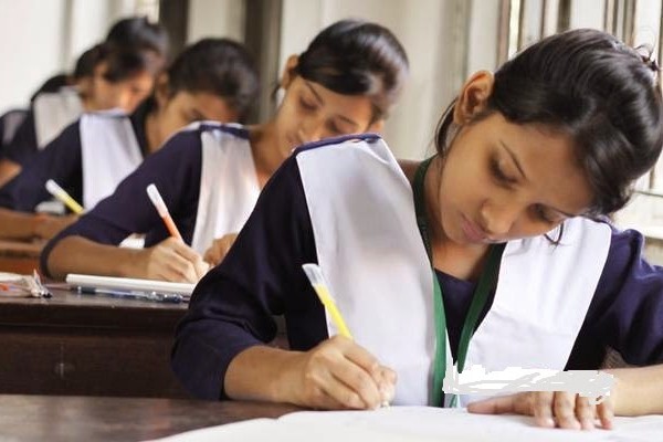 ৮ মে'র এইচএসসি পরীক্ষা ৯ মে