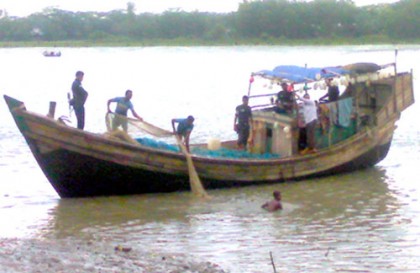কলাপাড়ায় জাটকা সংরক্ষণে চলছে অভিযান