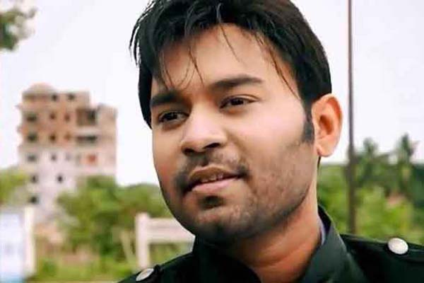 ক্যারিয়ারের স্বার্থে বিয়ের খবর চেপে যান মারুফ
