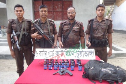চুয়াডাঙ্গায় ভারতীয় অস্ত্র ও ফেনসিডিল উদ্ধার