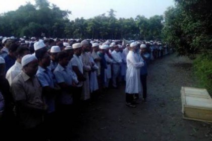 নিজ গ্রাম সাঁথিয়ায় দাফন সম্পন্ন