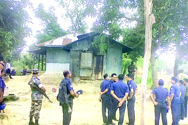 ক্যাম্পে কমান্ডার নিহত, অস্ত্র ও গুলি লুটের ঘটনায় মামলা