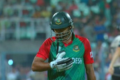 ফতুল্লায় মাশরাফির ঝড়ো সেঞ্চুরি