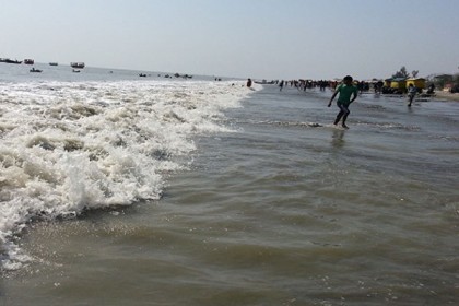 কুয়াকাটায় পর্যটকের মোবাইল ছিনতাই, কিশোর আটক