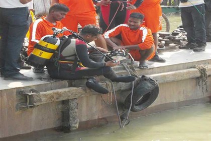 পশ্চিমবঙ্গে নৌকাডুবির ঘটনায় উদ্ধার ১৫