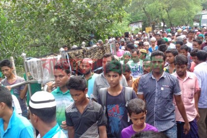 ঝালকাঠিতে লাশ নিয়ে মিছিল, সড়ক অবরোধ 